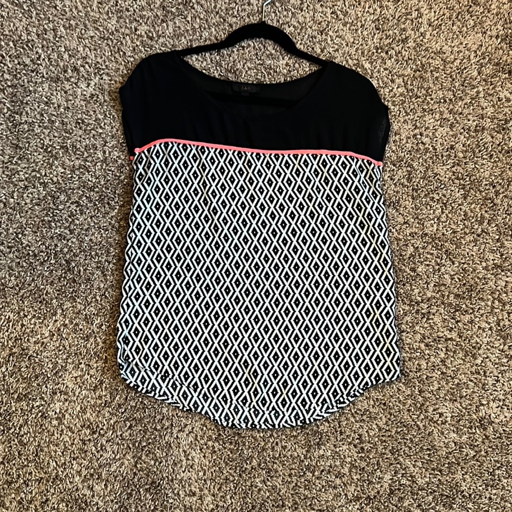 E&M, Small, cropped sleeve blouse